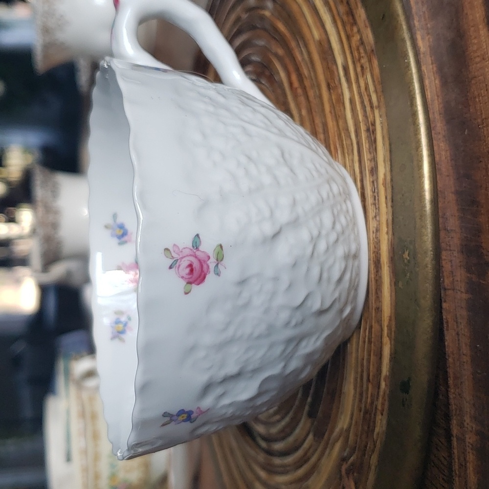 Spode tea cup "forget me not"